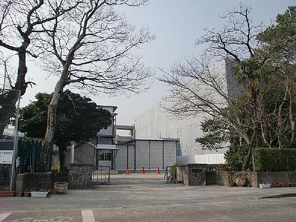 薩摩川内市立川内北中学校まで1433m、川内北中学校では「自主・友愛・奉仕・鍛錬」を大切にしています。