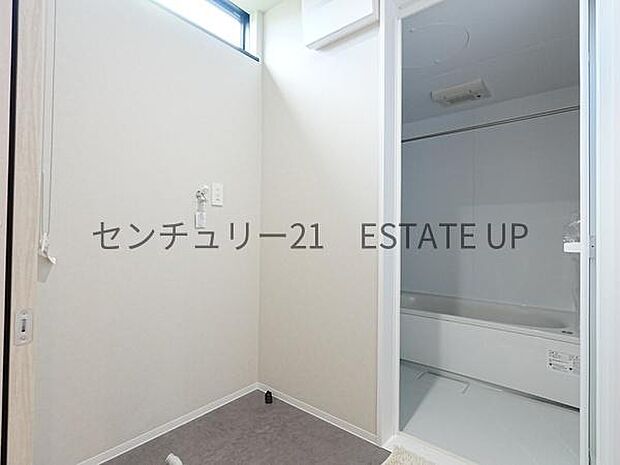 【洗面台・洗面所】スペースの広い洗面所が特徴♪