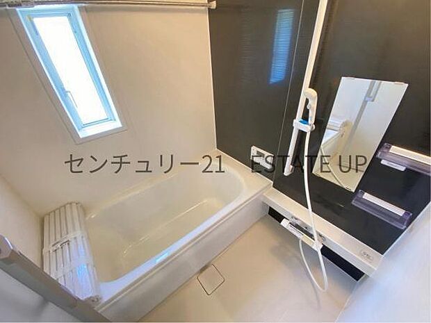 【バス】1日の疲れを癒してくれるバスルーム。