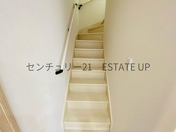 【階段】リビング階段なので家族のコミュニケーションが増えますね。