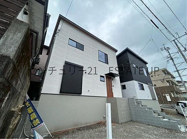 【完成前外観】