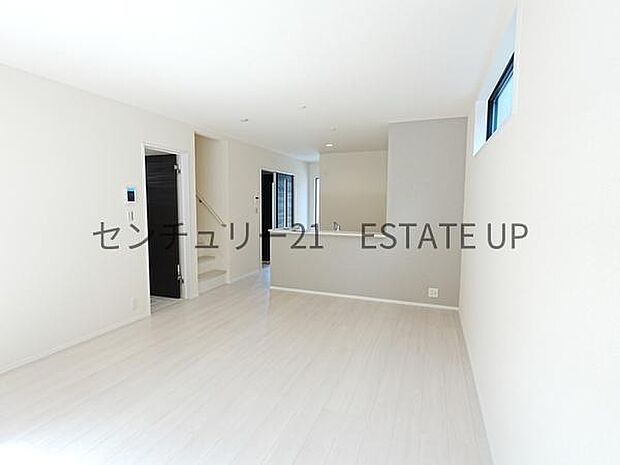 【リビング】お好きなインテリアなどを飾って、ご家族で安らげる癒しの空間をお作りいただけます。