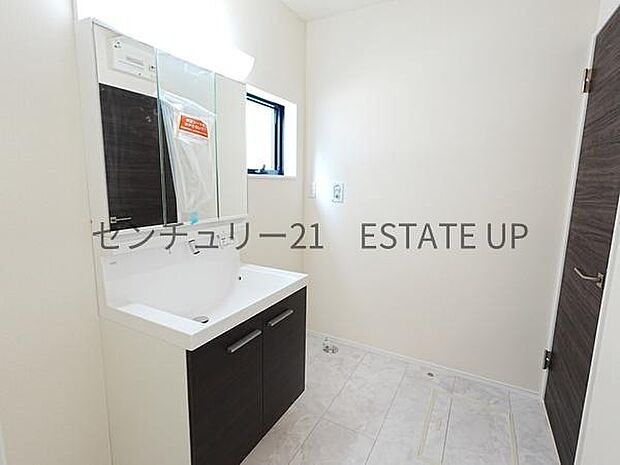 【洗面台・洗面所】スペースの広い洗面所が特徴