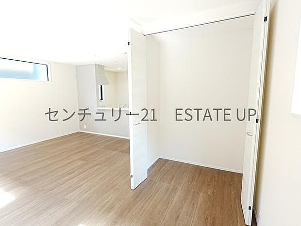 【リビング】お好きなインテリアなどを飾って、ご家族で安らげる癒しの空間をお作りいただけます。