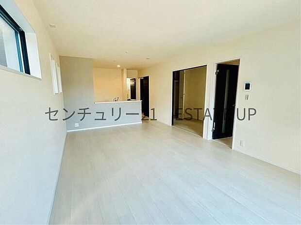 【リビング】お好きなインテリアなどを飾って、ご家族で安らげる癒しの空間をお作りいただけます。