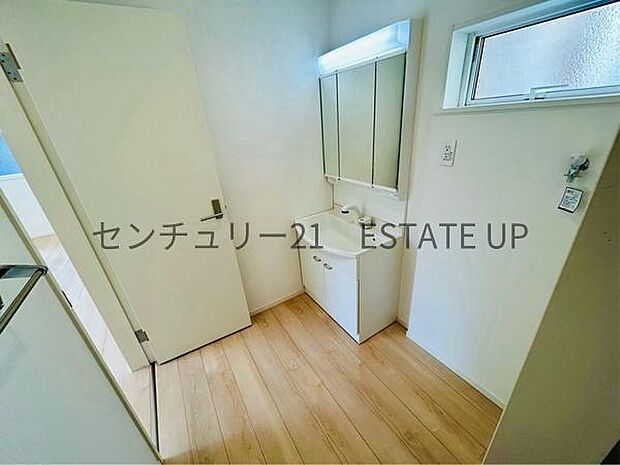 【洗面台・洗面所】スペースの広い洗面所が特徴