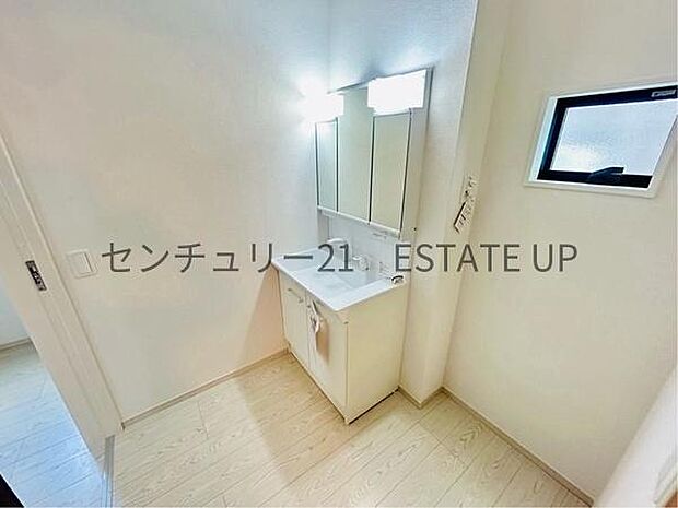 【洗面台・洗面所】スペースの広い洗面所が特徴