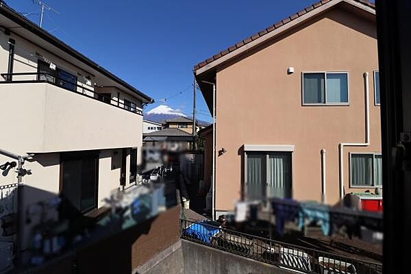 2階の廊下からは富士山が見えます。