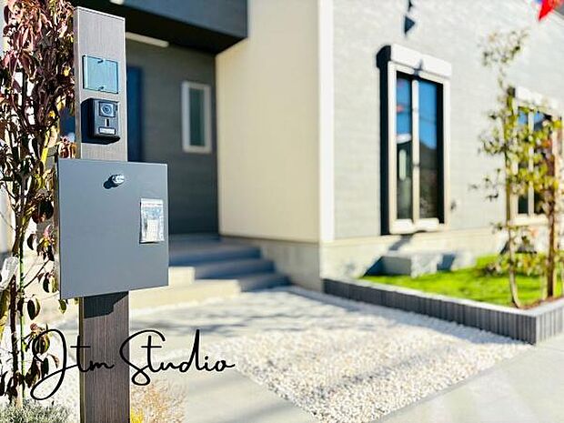 ただ『 住む 』だけじゃない! 気持ち良く住んで欲しい気持ちをこめて・・・。 お家の事、街の事、お金の事、 何でも相談して下さい♪