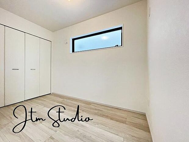 1日の疲れを癒し、心地よく寛げるようゆったりとした広さを確保しています！プライベートタイムをより優雅に穏やかに…。落ち着いた雰囲気を紡ぎます♪