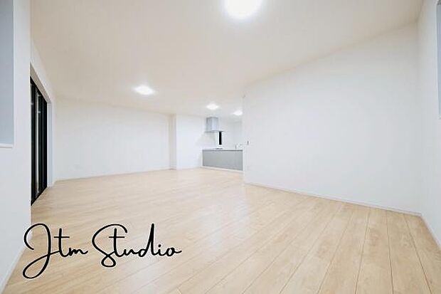 ここにはみんなが集い、食事と楽しい会話が始まる。話に夢中になりすぎて、ついつい時を忘れ夜半過ぎになってしまう。そんな束の間の幸せを感じさせてくれる場所でありたい◎