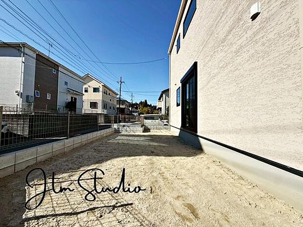 プライベートな外の空間!ちょっとしたお庭があると、子どもやペットとより楽しく過ごす時間が増えて、暮らしが豊かになります♪