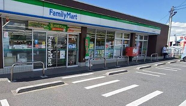 ファミリーマート市原八幡北町店まで400m