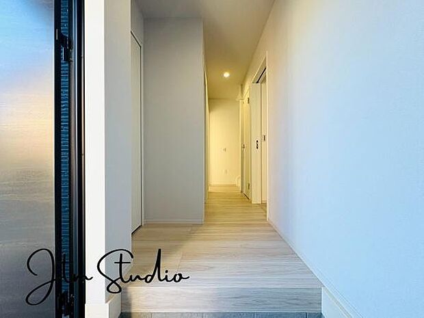 お家の顔である玄関周りがすっきり片付くと、気持ちよく毎日をスタートできますね♪整理整頓された空間は、帰宅時の安心感や心地よさを高め、自然と「早くお家に帰りたい」と思える場所になります♪