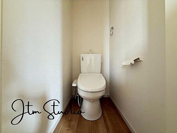 お手洗いは1階と2階に2つ完備☆来客時にも別々に使用できますね♪家族でバタバタしがちなときも便利です♪♪