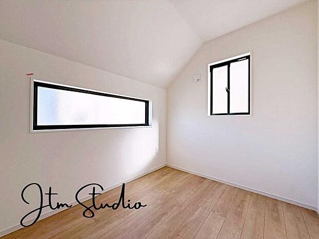 お部屋を広々使うことが出来る優れもの！大切な思い出の品や、「今は使わない」季節ものを大切に保管♪スッキリ綺麗なお部屋で、趣味の時間も更に充実♪