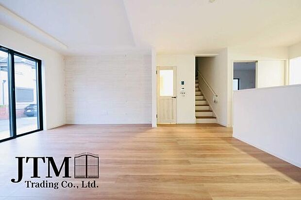 リビング階段がある間取りは、お子様が成長しても自然にコミュニケーションがとりやすく、家族が集まるおうちの中心として毎日顔を合わせられる安心感のある空間です。忙しい毎日でも絆を感じられます◎