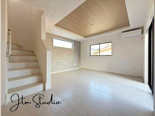 リビング階段がある間取りは、お子様が成長しても自然にコミュニケーションがとりやすく、家族が集まるおうちの中心として毎日顔を合わせられる安心感のある空間です。忙しい毎日でも絆を感じられます◎