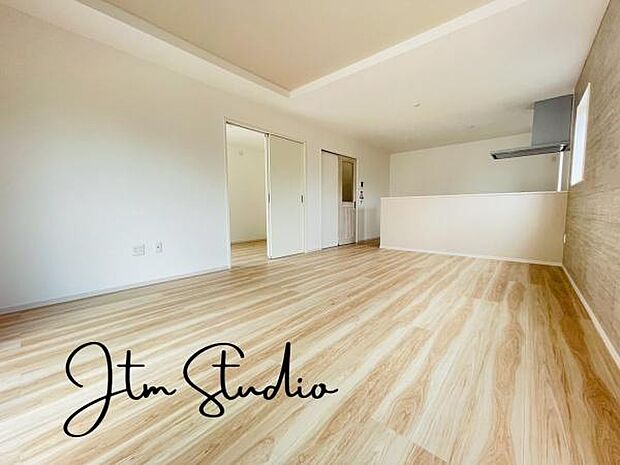 ここにはみんなが集い、食事と楽しい会話が始まる。話に夢中になりすぎて、ついつい時を忘れ夜半過ぎになってしまう。そんな束の間の幸せを感じさせてくれる場所でありたい◎