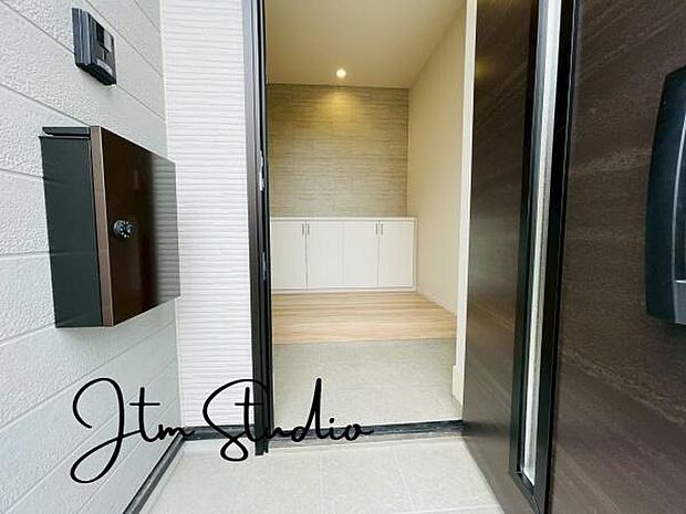 住まいの購入は、一生の中でも特に大きなお買い物。だからこそ、わからないことや不安があるのは当然です。「ここに住みたい!」と思える理想の住まいと出会えるよう、私たちが全力でサポートします♪