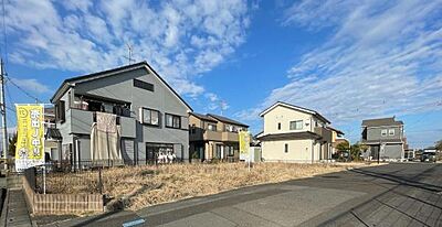 外観:通りからの見通しも良く開放感があります。 外観:通りからの見通しも良く開放感があります。