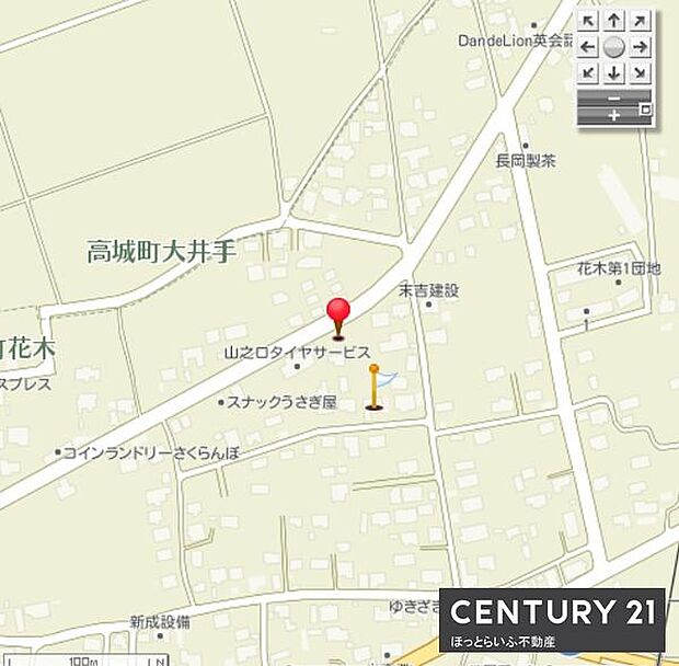 建設中の住まいはその新しさと可能性を秘めています。周囲の環境との調和が期待できます。未来の住まいの姿を想像しやすい写真です。