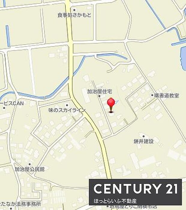 現地案内図で周辺施設の位置関係がわかりやすく示されています。周囲の道路や建物の配置も一目で確認できます。目的地までのアクセスに便利です。目印となる施設が近隣に記載されています。