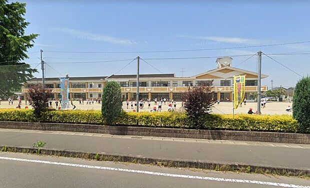都城市立西小学校まで847m
