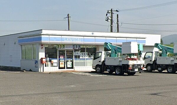 ローソン 山之口町花木店まで1009m、国道沿いにあって便利ですね