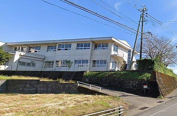 都城市立梅北小学校まで1567m