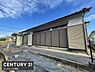 その他：平屋造りの住宅で使いやすい引き戸シャッターが完備されています。広々とした外構スペースがあり手入れがしやすい設計です。落ち着いた外観で日当たりも良好です。静かな環境に位置しています。