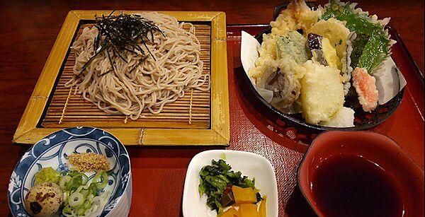 匠の茶屋 十兵衛 高城店まで1627m、うどん屋さんでしたが麺も固すぎず柔すぎず、汁もとっても美味しかった。