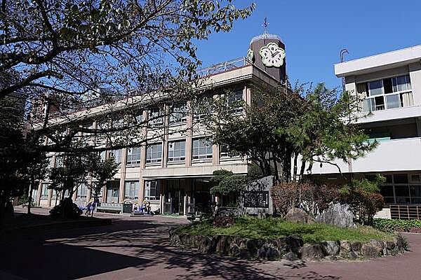 名古屋市立東桜小学校まで537m