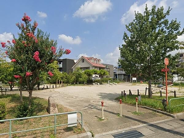日和公園まで657m