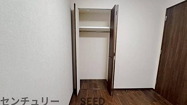 各所にある収納は収納量豊富で、居室の空間を広く使えます。