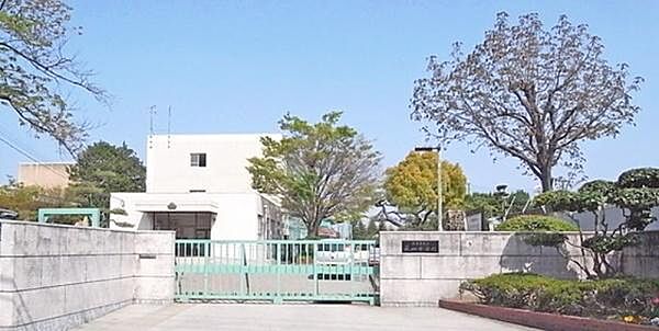 名古屋市立萩山中学校まで808m