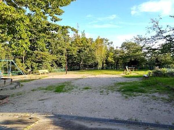 御幸山公園まで321m