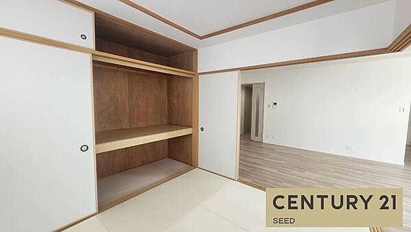 畳の香りが心地よい和室。客間としても、くつろぎの空間としても幅広くご活用いただけます。