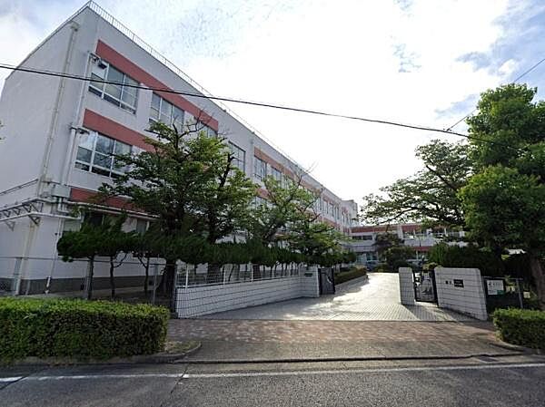名古屋市立西山小学校まで744m