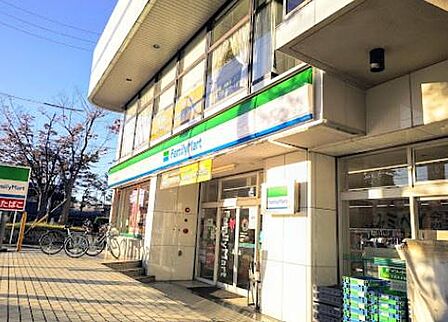 ファミリーマート 植田駅前店まで438m