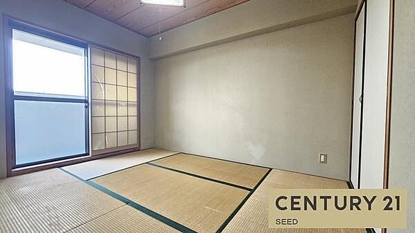 リビング横には和室があり開けば解放感があり、明るさに溢れゆったりとしたひと時を過ごすことが出来ます。柔らかな陽光は暮らしをより豊かなものにしますね。