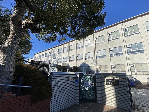 名古屋市立御幸山中学校まで2484m