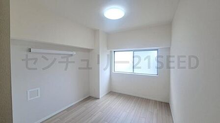 子供部屋としても活用できる明るい洋室。成長に合わせてレイアウトを自由にアレンジできます。
