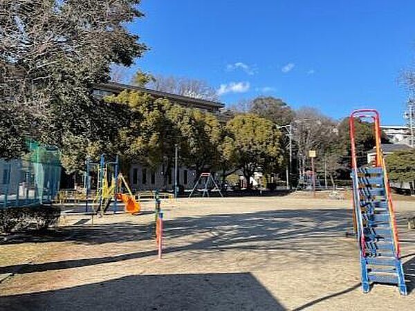 池之内公園まで185m