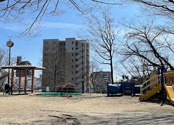 西一社第二公園まで382m