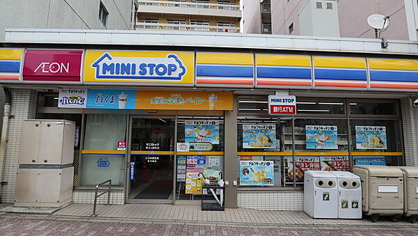 ミニストップ覚王山駅前店まで689m