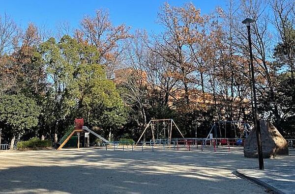八事富士見公園まで580m