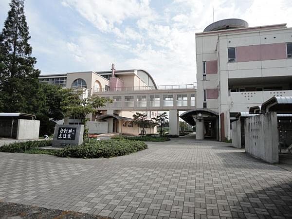 大府南中学校まで1400m