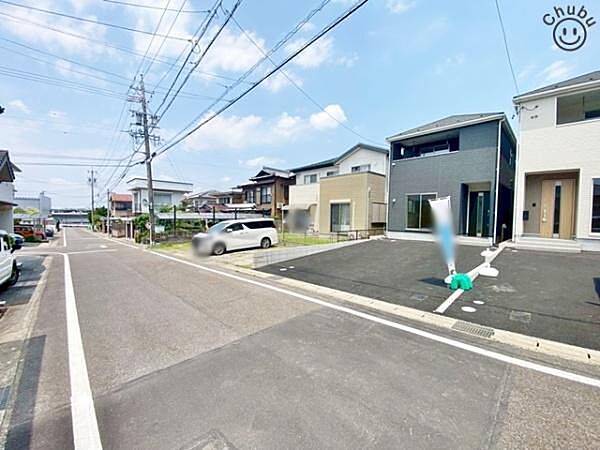 接道：東側公道約5.85ｍ　実際の建物・駐車・環境・街並み・日当たりなどご確認ください！平日・お仕事帰りなどいつでもご案内できますので、お気軽にお問合せください！