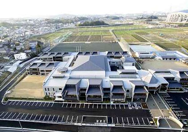 豊田市立寺部小学校まで400m